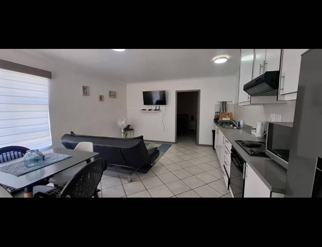 1 BEDROOM APARTMENT FOR SALE IN STRAND CENTRAL